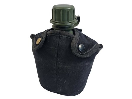 KL landmacht veldfles 1QT met RVS beker en zwarte Molle tas 