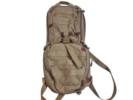 Sac &agrave; dos pour syst&egrave;me d&#039;hydratation CAMELBAK Ambush, DCU desert camo