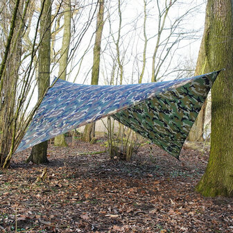 TF-2215 Tarpaulin, 210T polyester rip-stop, woodland camo, yeux en m&eacute;tal, 300 x 300CM