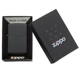 Zippo classic lighter, matte black, unfilled