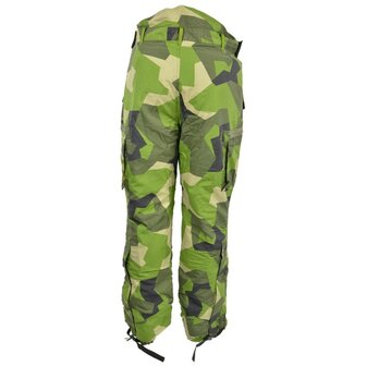 Surpantalon thermique de l'arm&eacute;e su&eacute;doise avec bretelles Ale-Tex, M90 camo