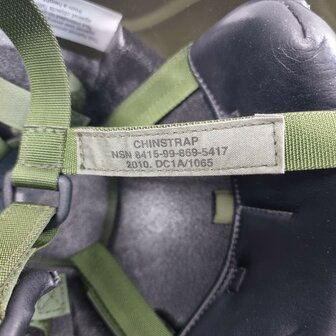 Casque de protection de l'arm&eacute;e britannique avec protection auditive Peltor, vert olive