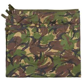 B&acirc;che de l'arm&eacute;e britannique / Basha, camouflage DPM, boucles et &oelig;illets de fixation, 255 x 220 cm