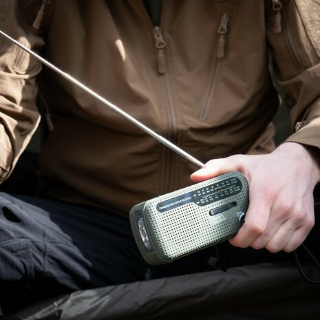 Fosco survival radio / wereldradio AM/FM/SW met LED lamp en accu, opwindbaar, legergroen