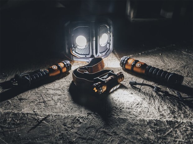 Nebo Master Series FL1500 LED flashlight, IPX67, Li-Ion 18650 2600mAh