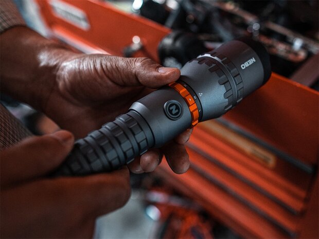 Nebo Davinci 8000 LED Flashlight IPX67, Rechargeable Li-Ion 10000mAh