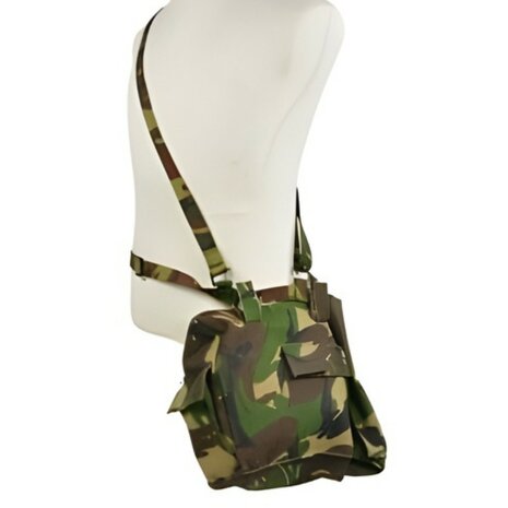 Sacoche de masque &agrave; gaz de l'arm&eacute;e n&eacute;erlandaise avec bandouli&egrave;re, woodland DPM