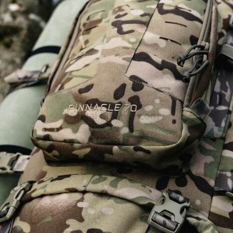 Highlander Pinnacle Bergrucksack mit Seitentaschen, 70 l, HMTC Multicam