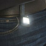 True Utility lampe LED de poche porte-clés ButtonLite Clam