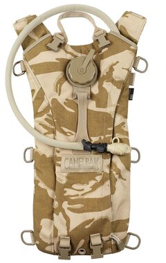 Britische CAMELBAK Trinkrucksack 3L incl. Beutel, desert DPM